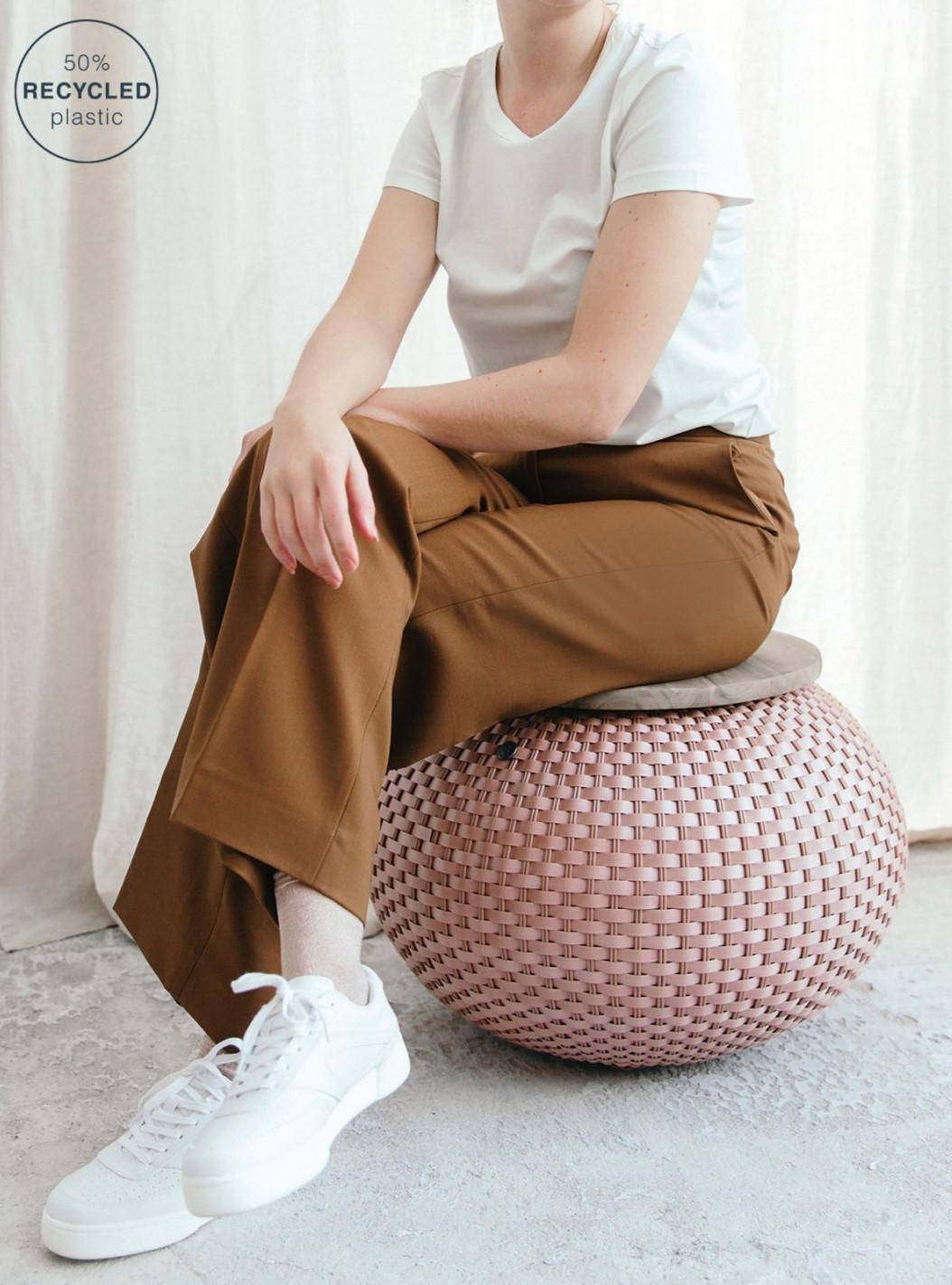 Handed By Beistelltisch mit Aufbewahrungsmöglichkeit Halo Fb. Copper Blush