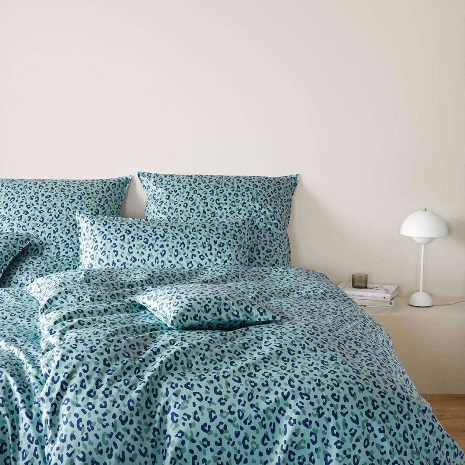 Elegante Bettwäsche im Animal-Print Design in Aquagrün mit feinem Leo-Muster aus Baumwolle