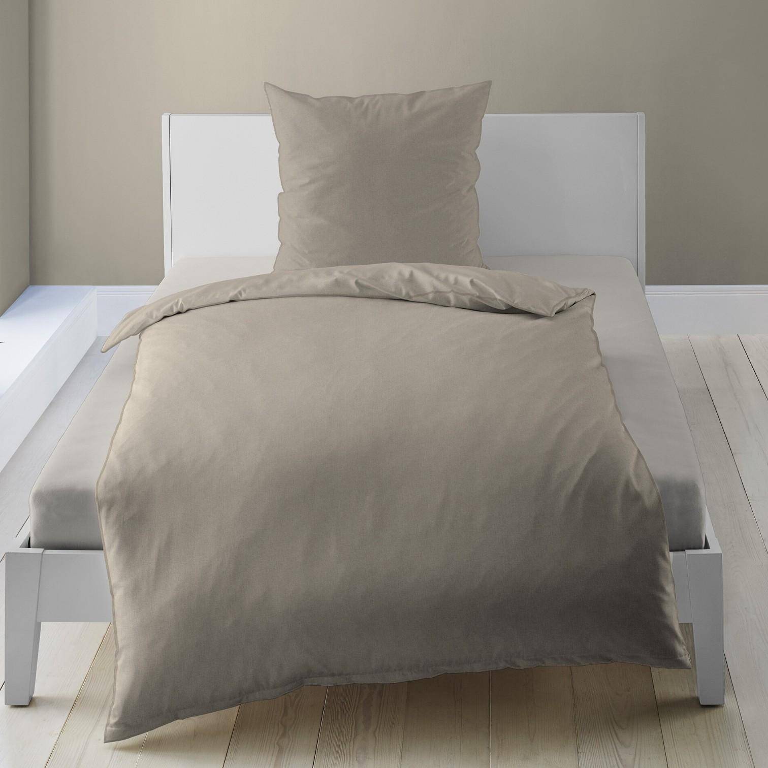 Bierbaum Wohnen Bettwäsche Renforcé Stone Washed Taupe Detailansicht Bettbezug und Kissen 100% Baumwolle