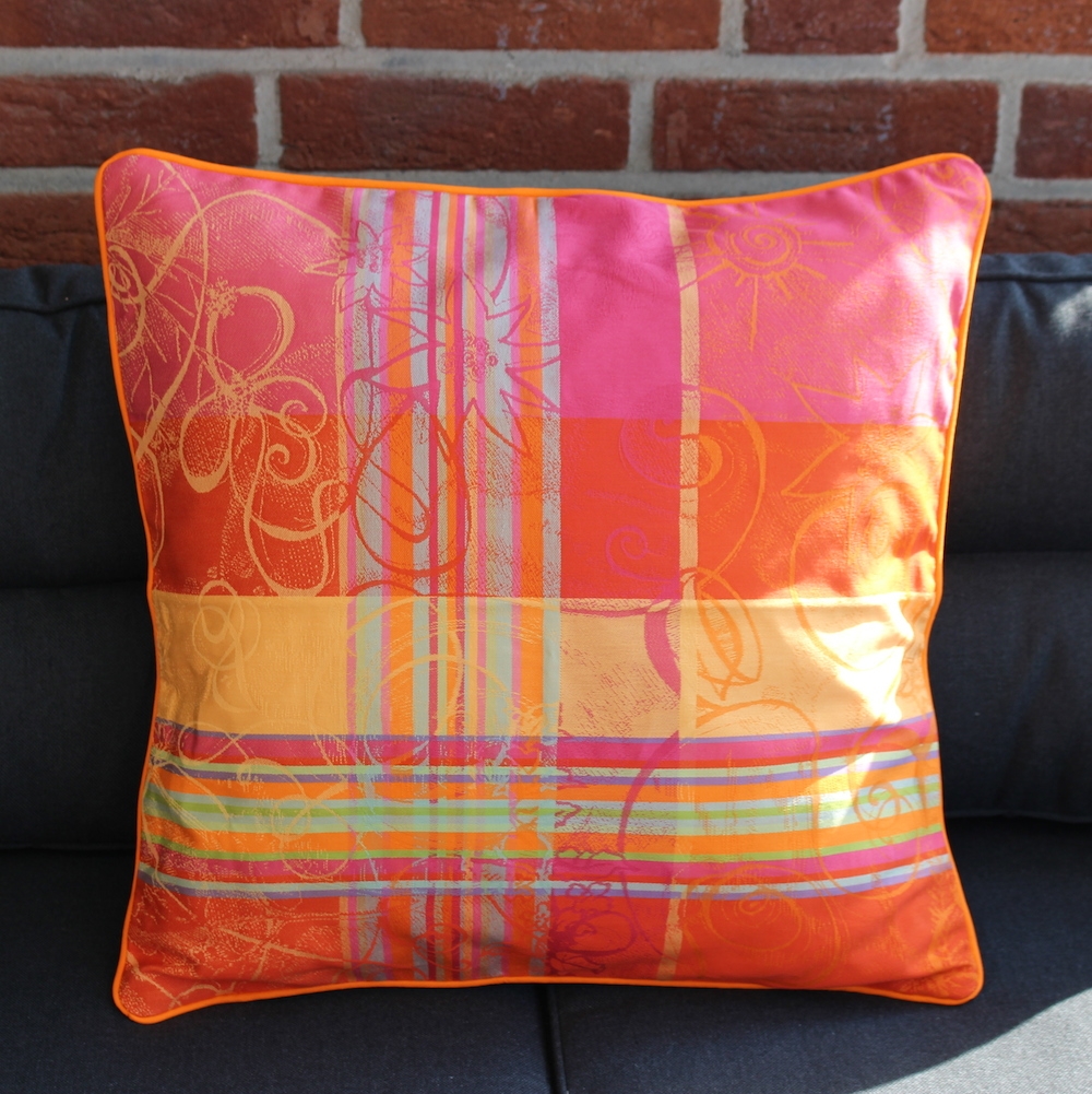 Kissenhülle Mille Asters Pop mit farbenfrohem Jacquard-Patchworkmuster