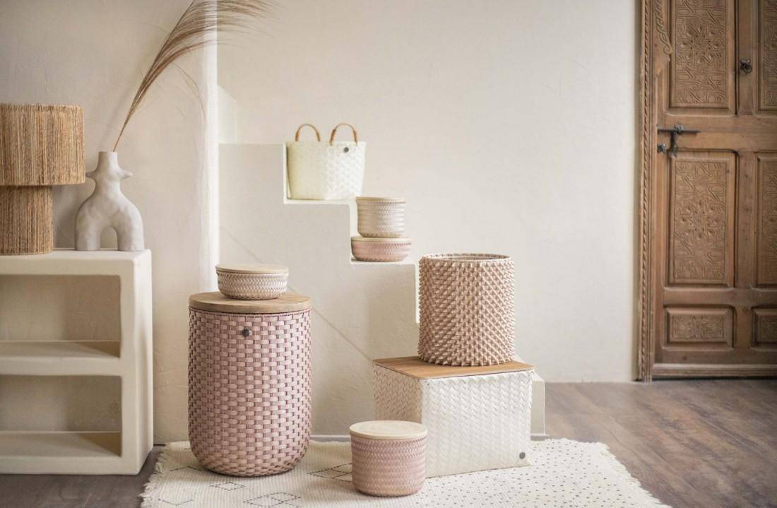 Handed By Beistelltisch mit Sitzmöglichkeit Halo Sit Fb. Copper Blush