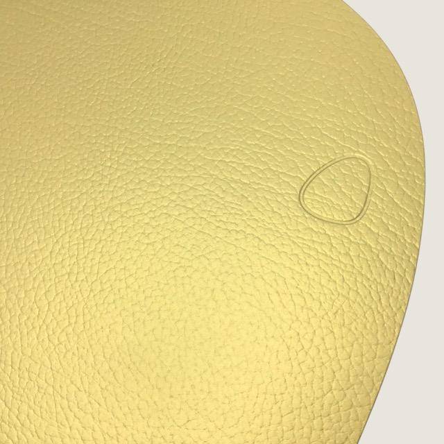 Lind DNA Tischset Curve L Hippo Gold in 37 x 44 cm