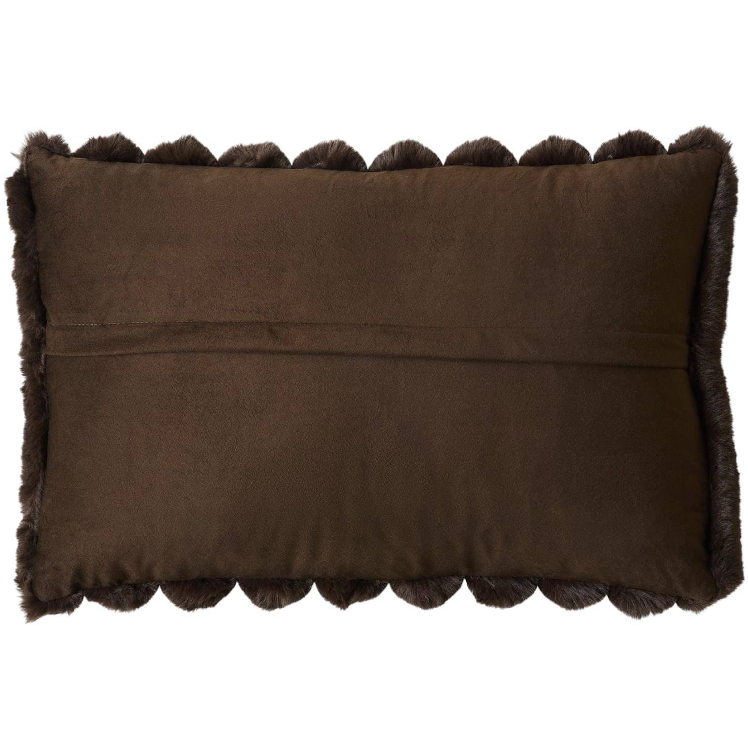 Rückseite des Skinnwille Dekokissens Liny in Brown mit kuschelweichem Plüschbezug und verdecktem Reißverschluss, Größe 40 x 60 cm.