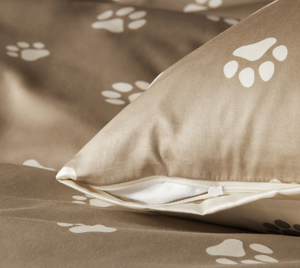 Elegante Comfort Satin Kissenhülle zur Bettwäsche Paws 40 x 80 cm