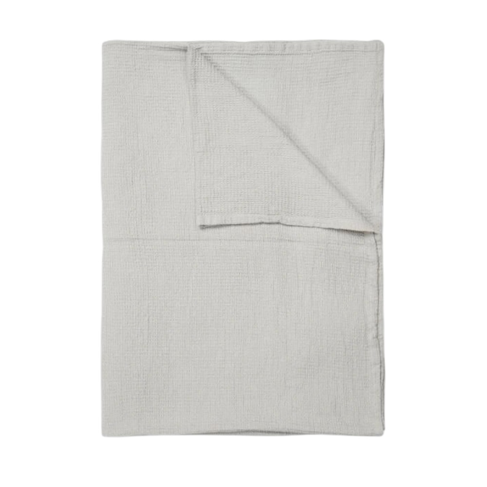 Marc O'Polo Tagesdecke Norell Soft Grey aus hochwertiger Baumwolle mit feiner Waffelstruktur