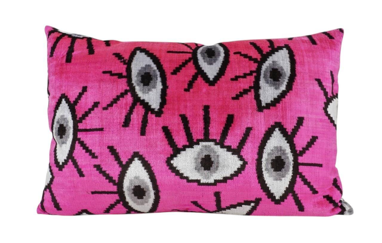 Thanks A LOT Kissenhülle Silk-Velvet Pink Eyes 40 x 60 cm