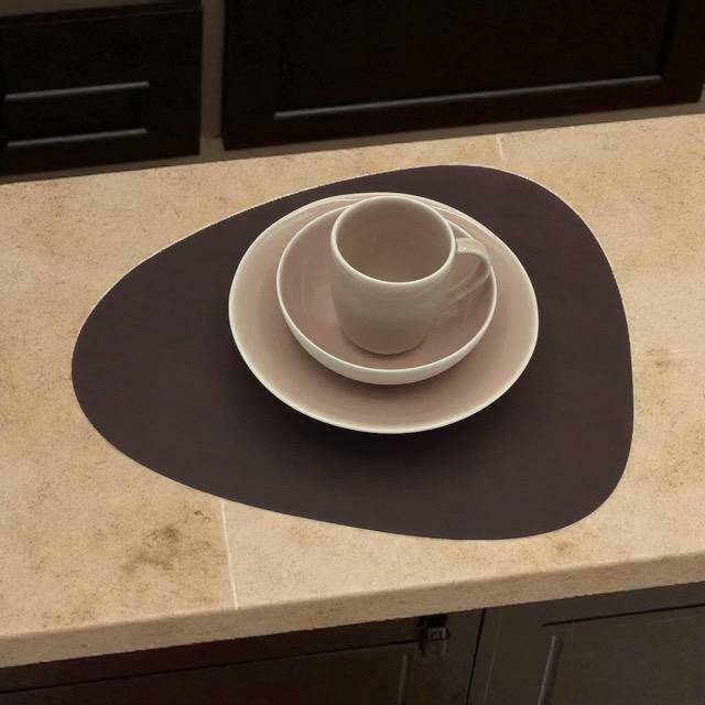 Lind DNA Tischset Curve L Dark Brown Nupo in 37 x 44 cm