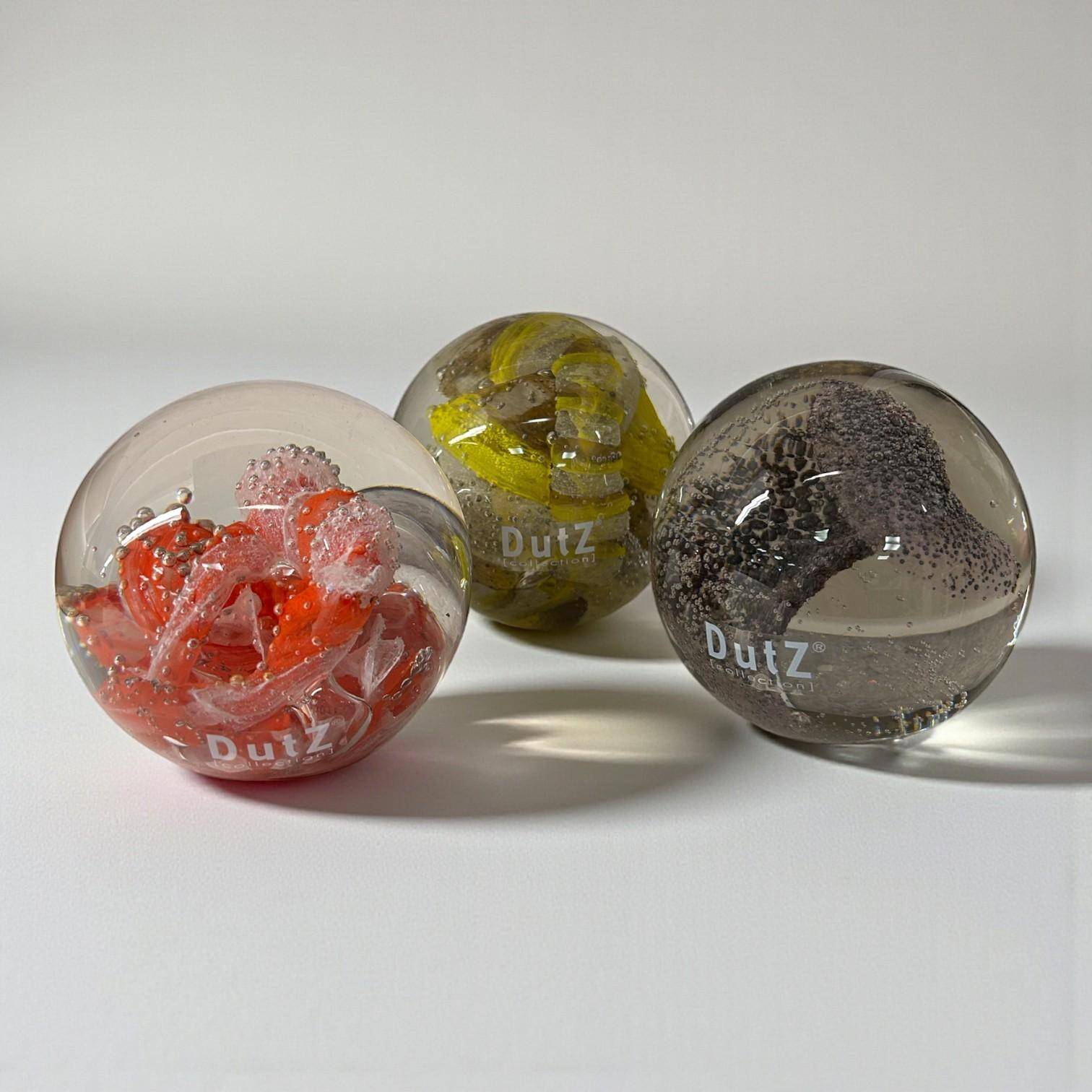 DutZ Glaskugel Bubbles Red – Runde Dekokugel aus Glas, 9 cm