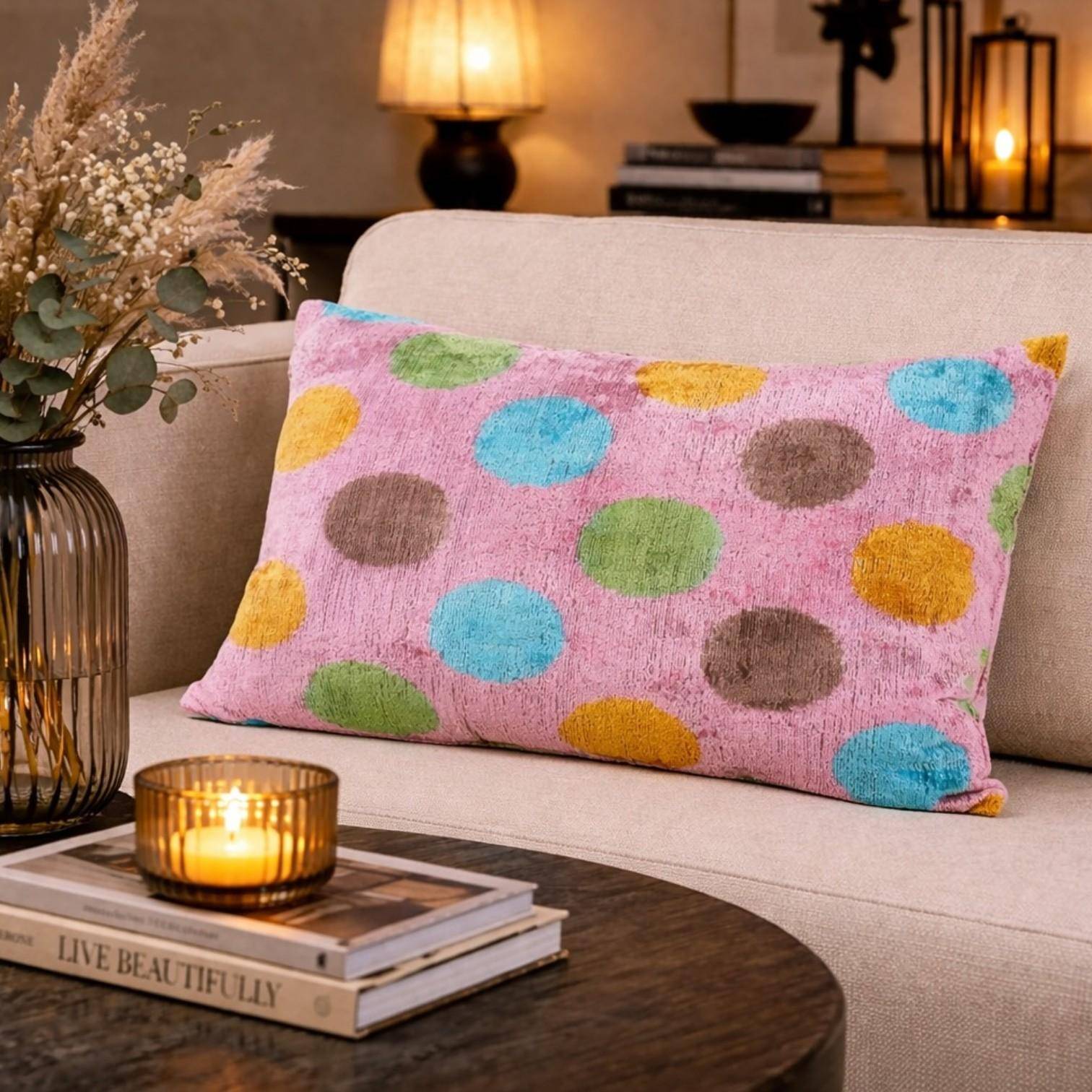 Thanks A LOT Kissenhülle Silk-Velvet Dots – mit buntem Punkte Design