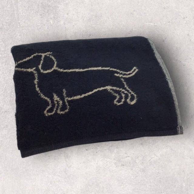 Cawö Frottiertuchserie We love Dogs Dackelsilhouette Schwarz Duschtuch 80 x 150 cm