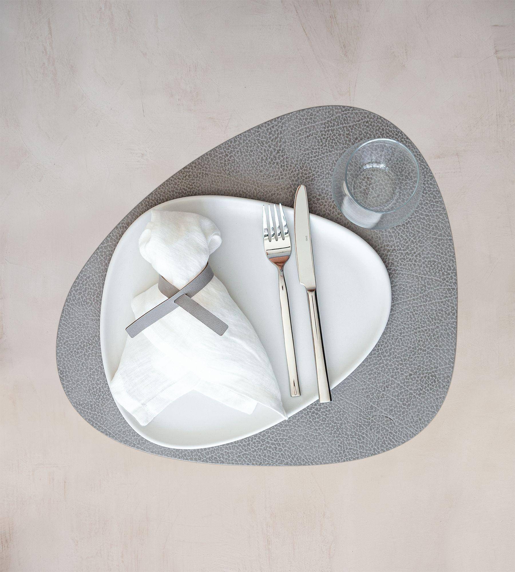 Lind DNA Tischset Curve L Hippo Anthracite-Grey in 37 x 44 cm