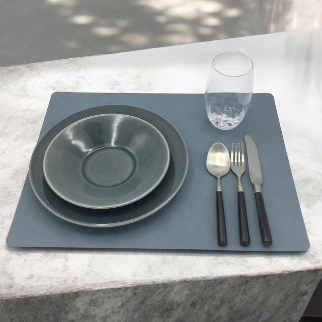 Lind DNA Tischset Square L Light Blue Nupo in 35 x 45 cm