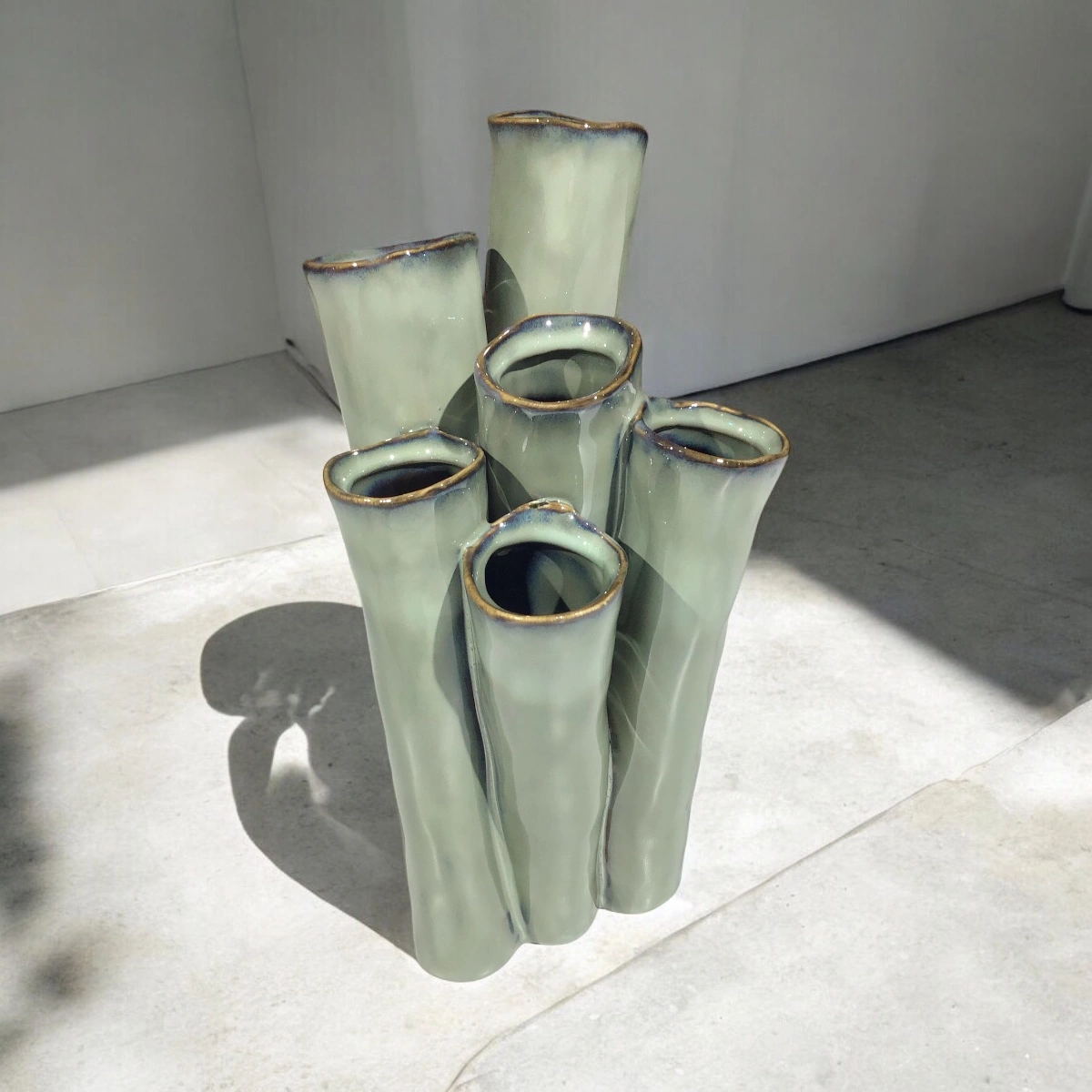 Villa Poterry - Vase New Juul in Grün/Oliv 20 cm