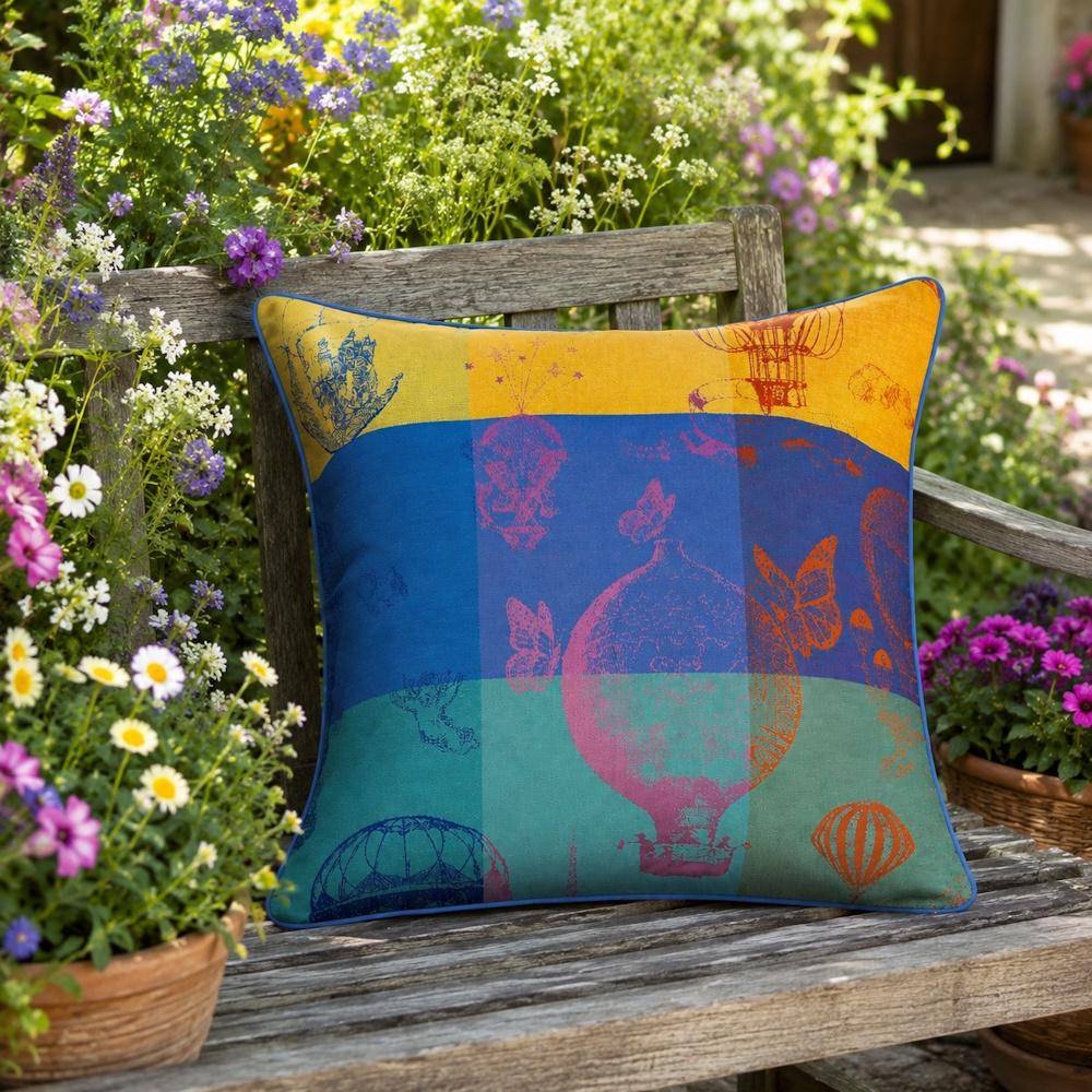 Garnier Thiebaut Kissenhülle Mille Montgolfières Créole mit farbenfrohem Patchwork-Design, Heißluftballons, Schmetterlingen und dekorativen Illustrationen aus hochwertiger Baumwolle