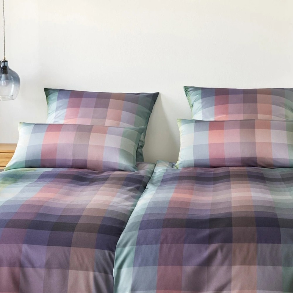 Elegante Comfort Satin Bettwäsche Check Out Lavendel 155 x 220 cm