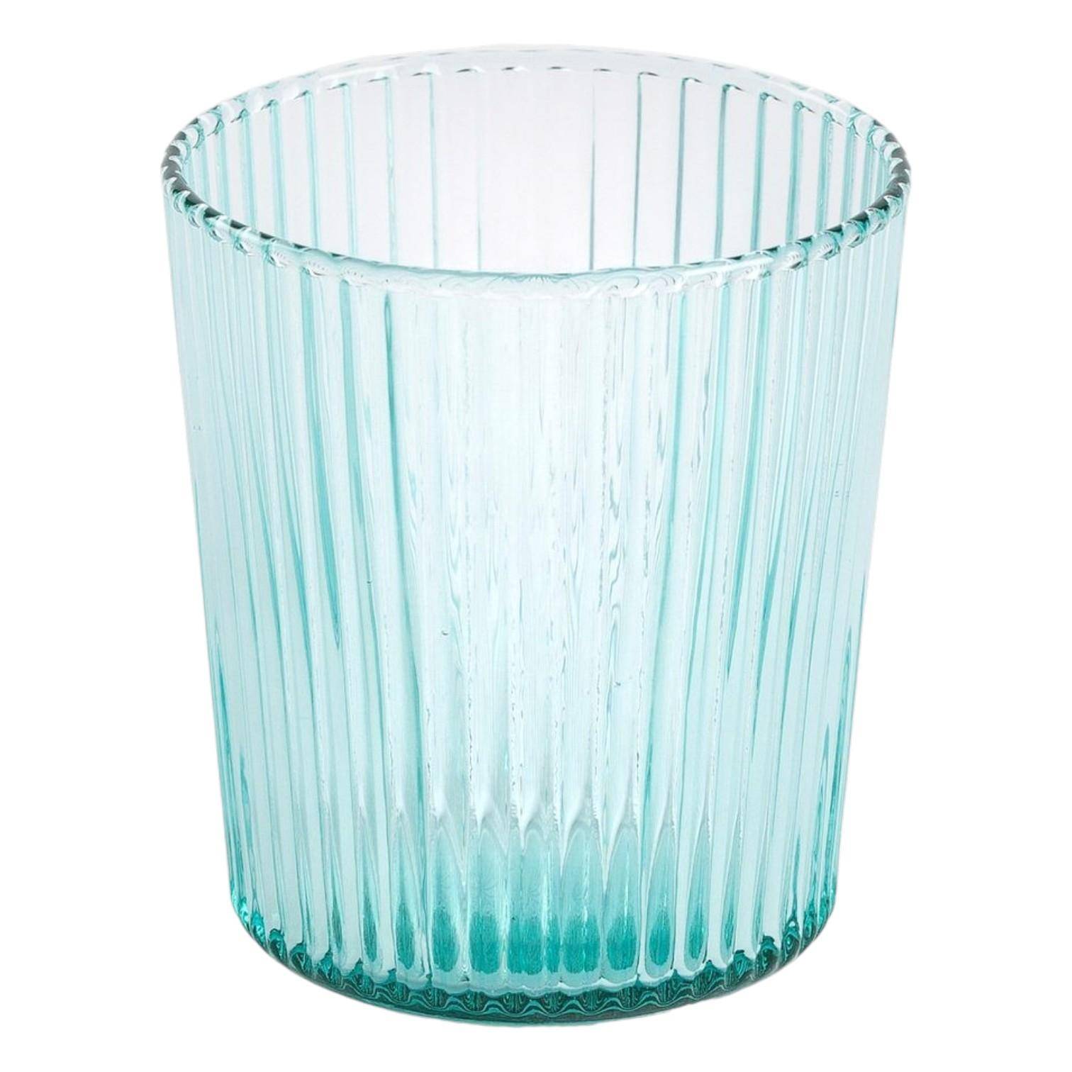 Paveau Ribbed Trinkglas aus geriffeltem Glas als Freisteller – modernes Designglas für Wasser, Saft und Cocktails