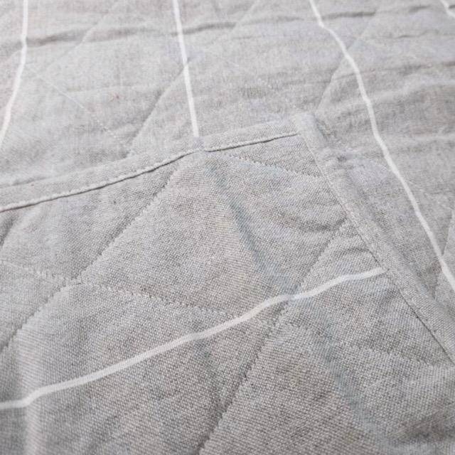 by Wille Gefütterte Strandmatte Alma in Grau/Weiß