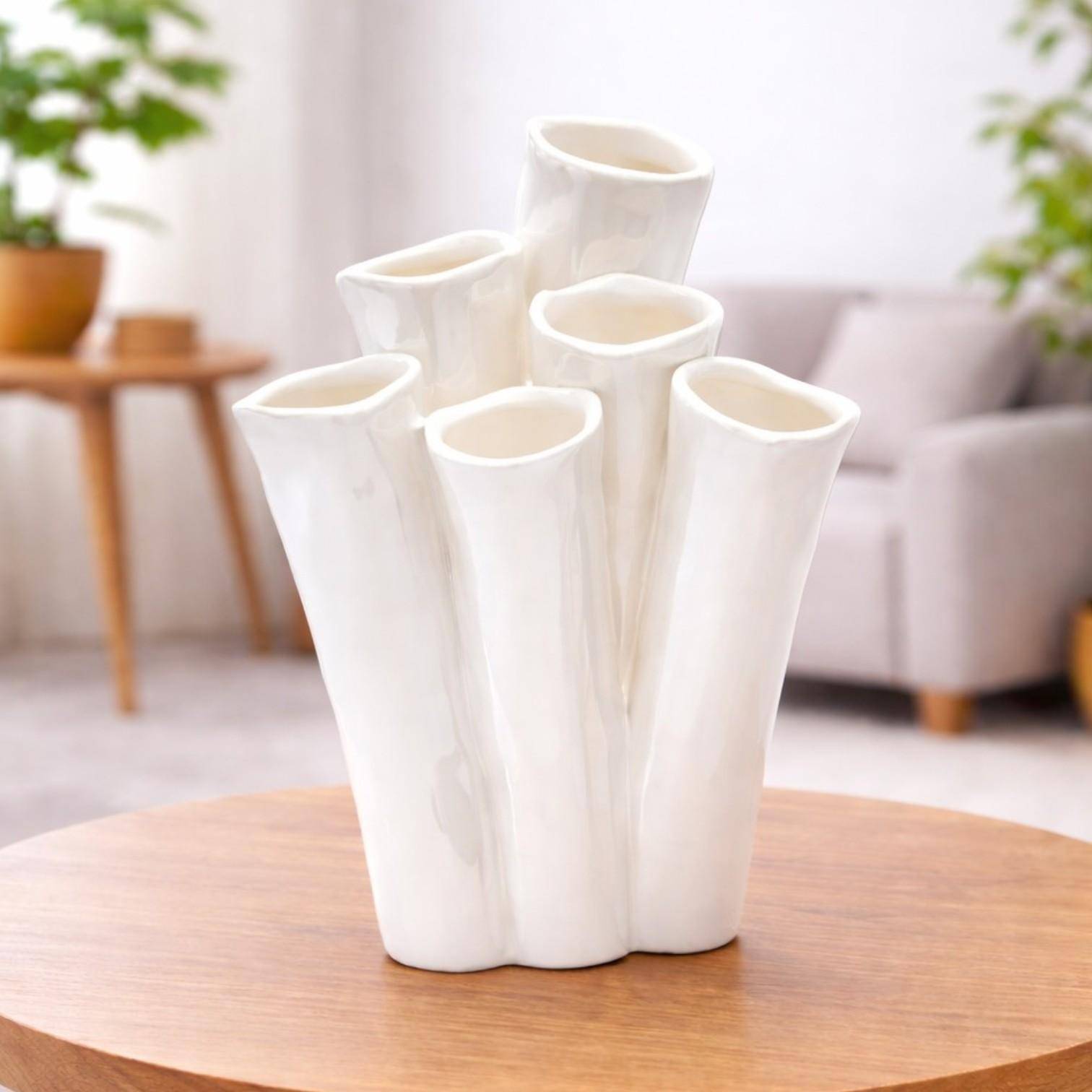 Luimes Vase in Weiß mit glatter Oberfläche, organischem Design, ca. 15 cm