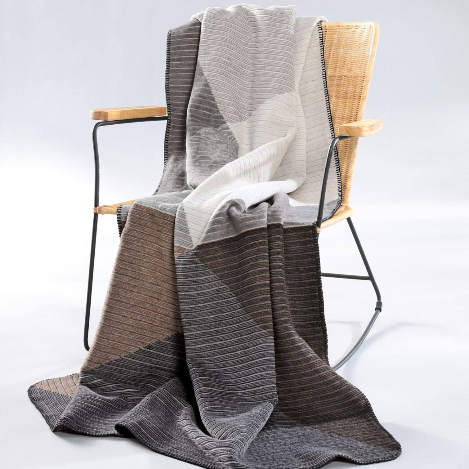 Biederlack Wohn- und Kuscheldecke Feel Graphic 150 x 200 cm