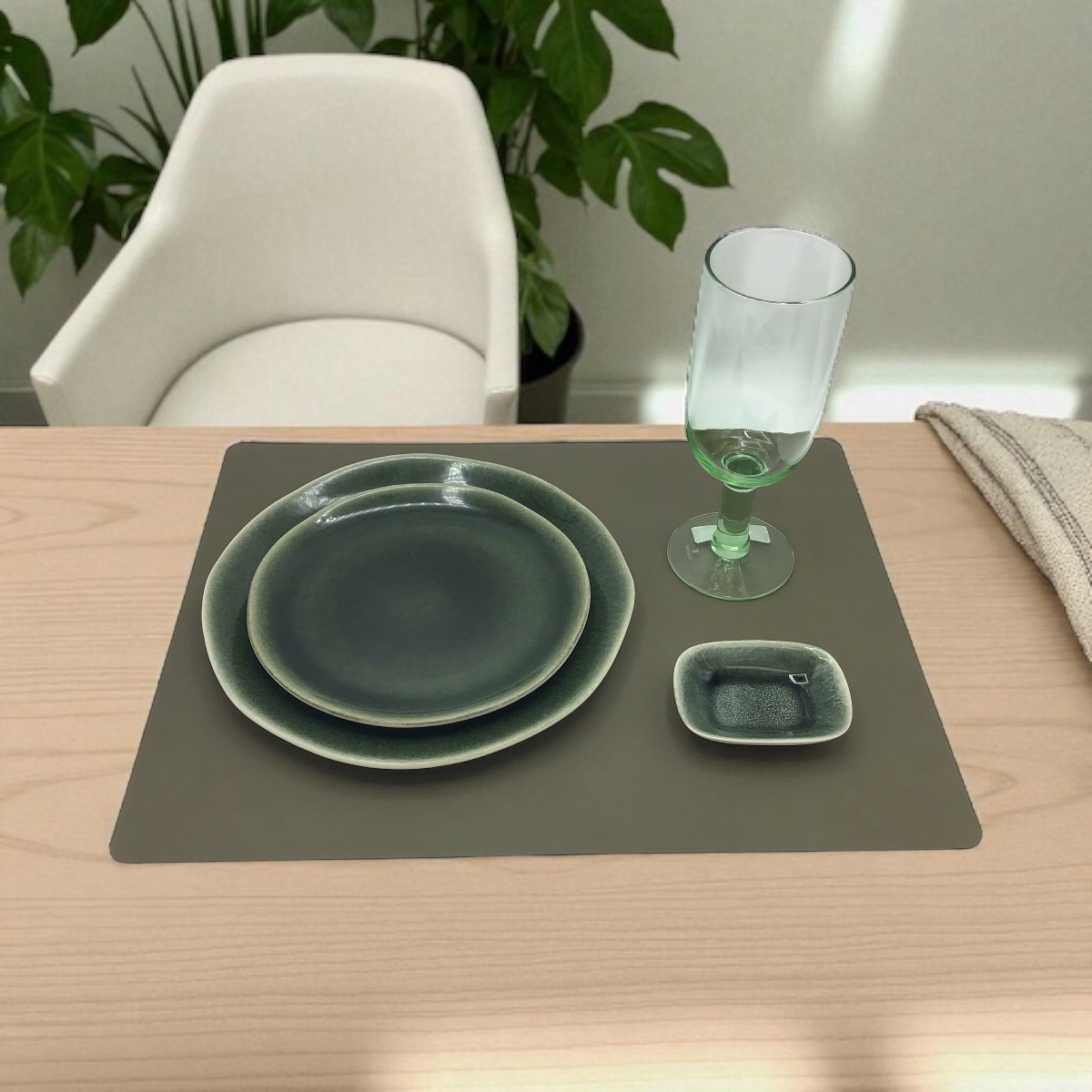 Lind DNA Tischset Square L Army Green Nupo in 35 x 45 cm